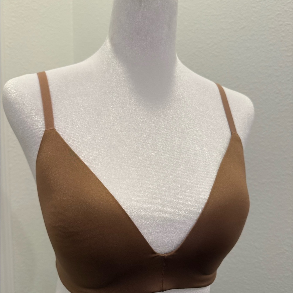 SKIMS Wireless Form T-shirt Bra
